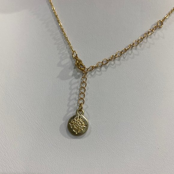 Layered Pearl Necklace - Picture 3 of 3